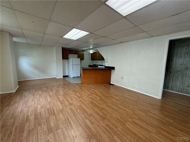 Foto del edificio - 253 W 5th St