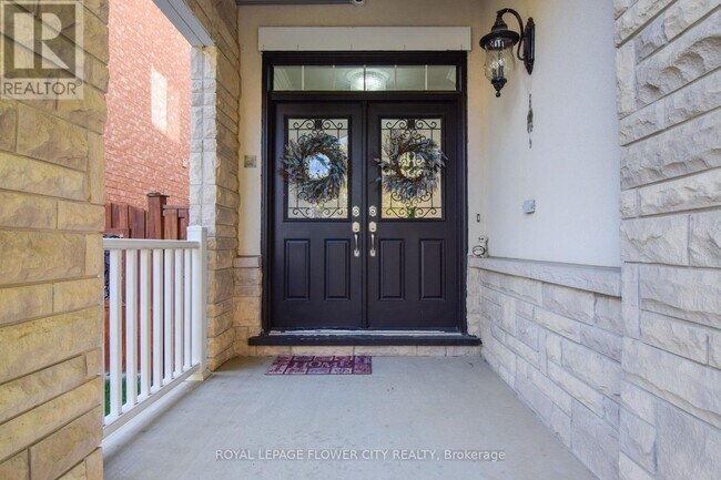 Building Photo - 837 Cousens Terrace