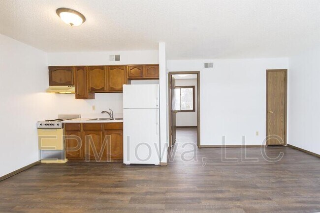 Building Photo - 125 Sherwood Ct