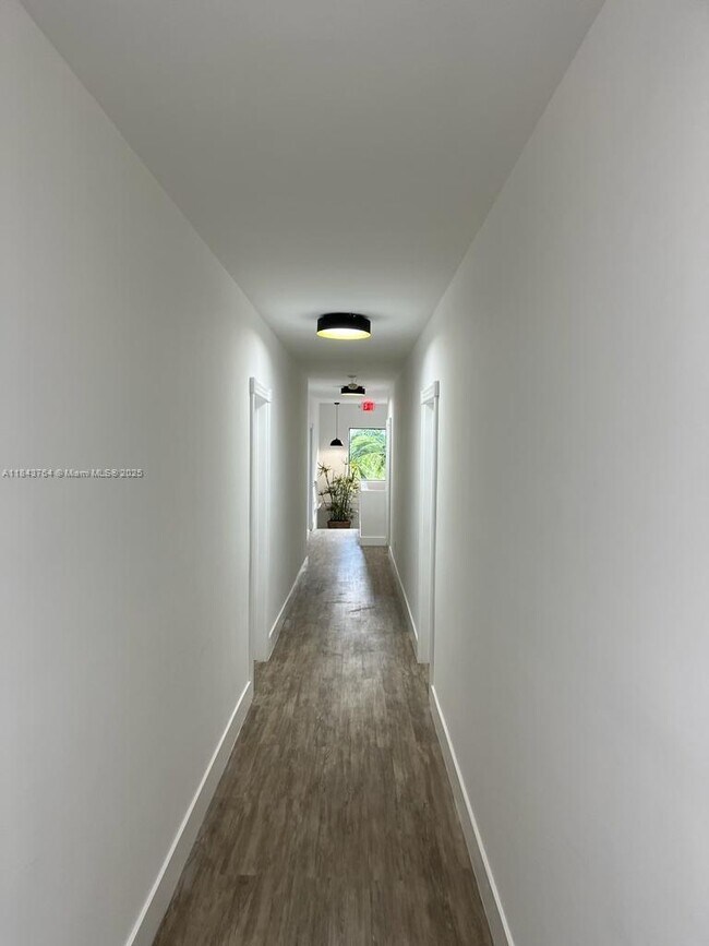 Building Photo - 7128 Indian Creek Dr