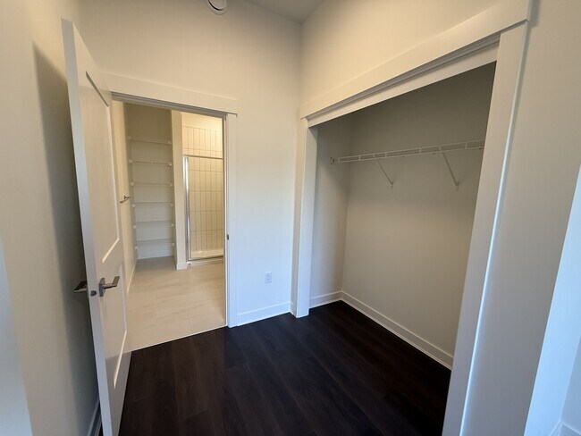 Photo du bâtiment - 5382-200 200 St