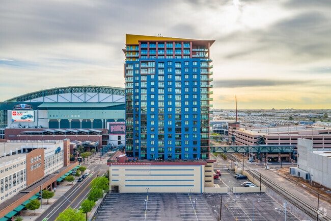 Summit at Copper Square Apartments Phoenix, AZ