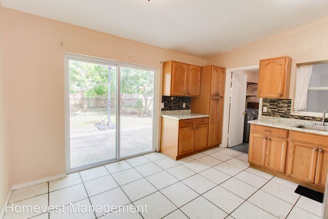 Building Photo - 3 br, 1.5 bath House - 3633 Ranchwood Rd