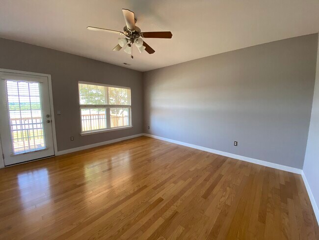 Building Photo - 122 Azalea Rdg