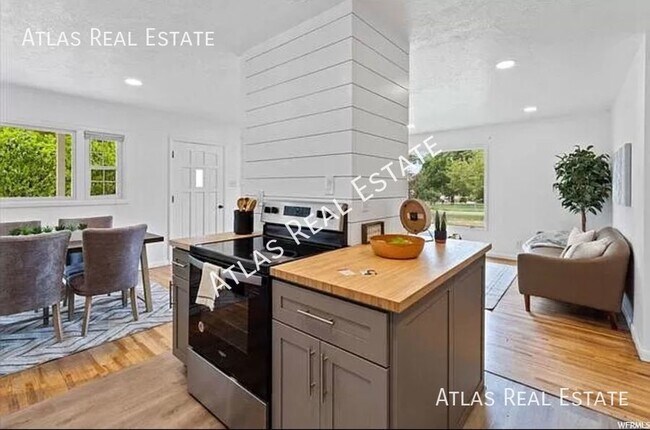 Building Photo - Gorgeous 3bd/1bth Renovated Home In Cotton...