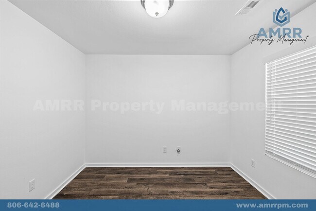 Building Photo - 1107 SW 3rd Ave