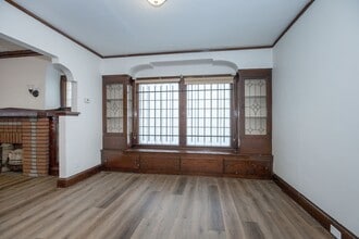 Building Photo - 13705 Glendale Ave