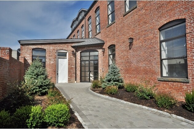 Foto del edificio - 48-54 E 13th St