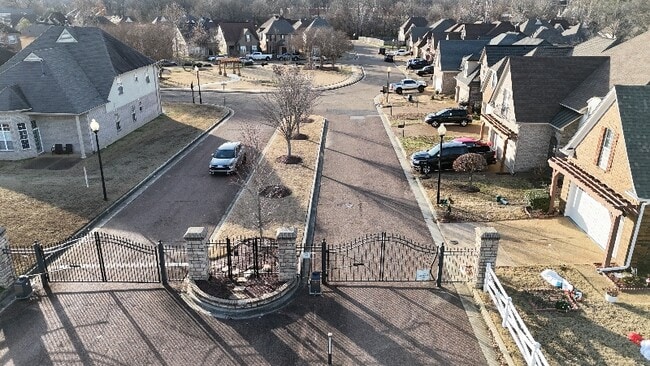 Building Photo - 7571 Glen Creek Ln