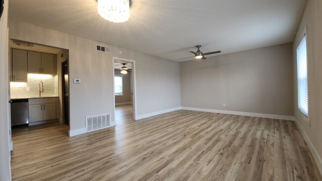 Foto del edificio - 10820 Big Bend Rd