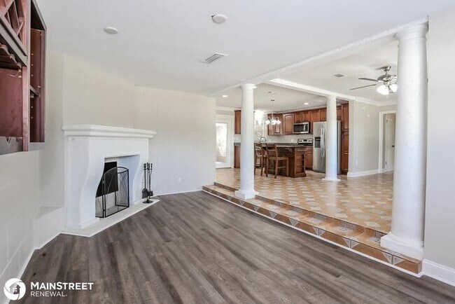 Building Photo - 6646 HEIDI RD #3, JACKSONVILLE, FL 32277