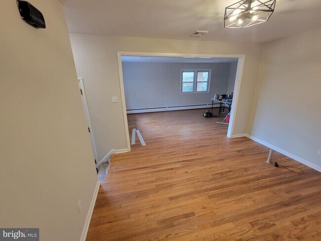 Foto del edificio - 2207 E Huntington Dr