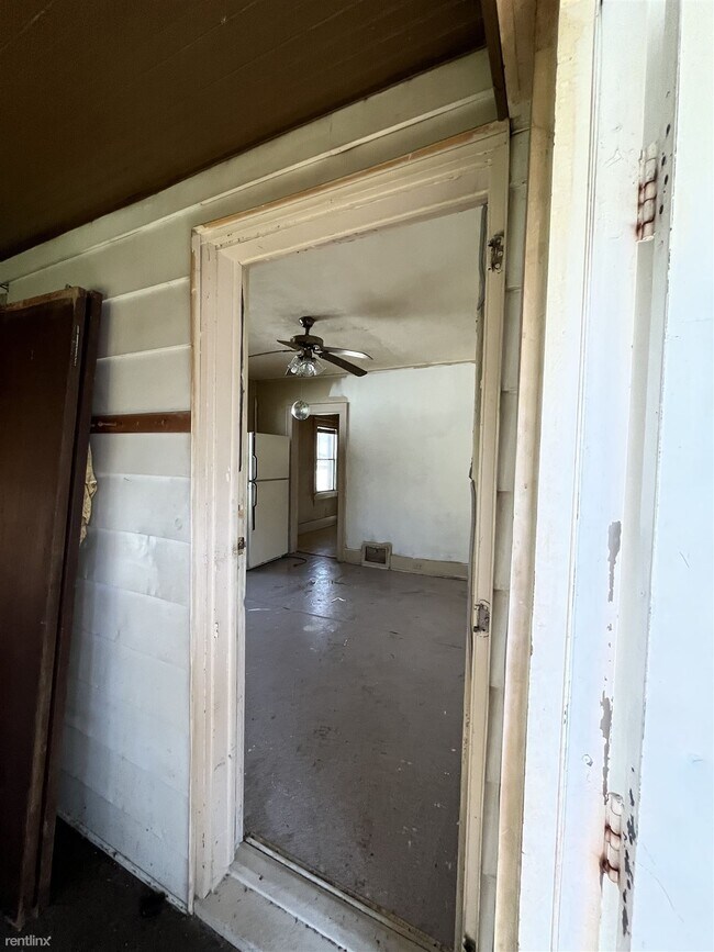 Building Photo - 2 br, 1 bath House - 2214 North Linsley Court