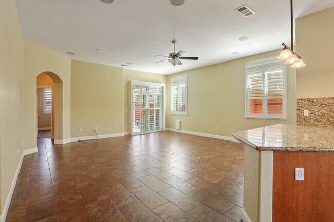 Building Photo - 1609 Maehl Dr