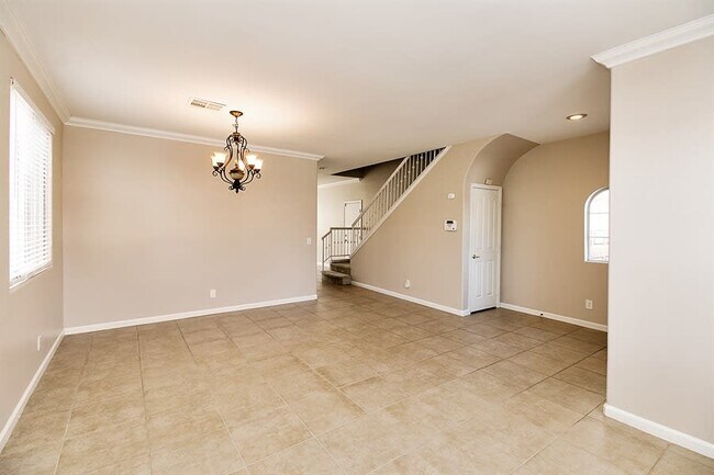 Foto del edificio - 7945 Aviano Pines Ave