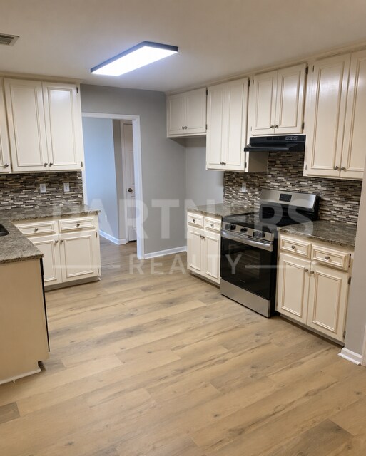 Building Photo - 6208 Sandy Ridge Curv