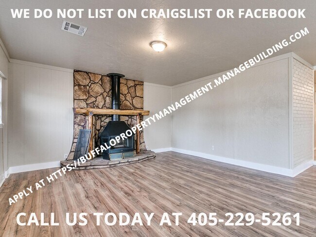 Building Photo - 1401 Brookdale Dr