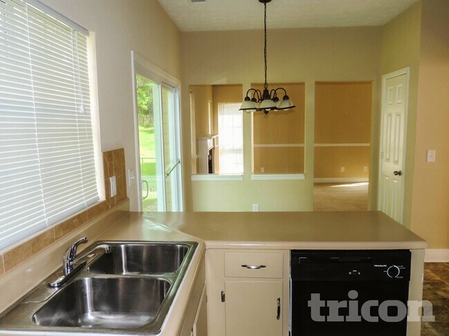 Foto del edificio - 6387 Laurel Post Dr