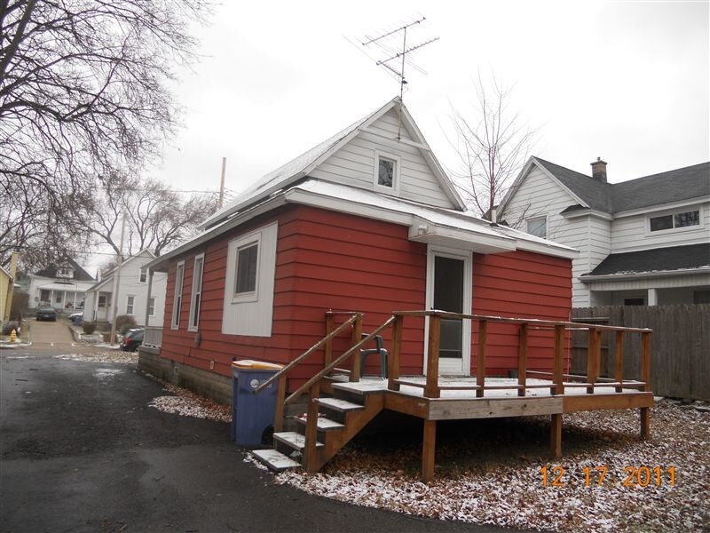 Primary Photo - 230 Burr Oak St NE