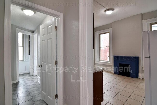 Building Photo - 607 St Catherine St