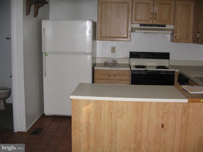 Building Photo - 11217 Westport Dr