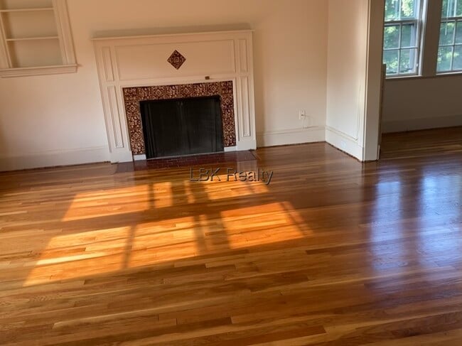 Photo - 65 Cloverdale Rd Apartment