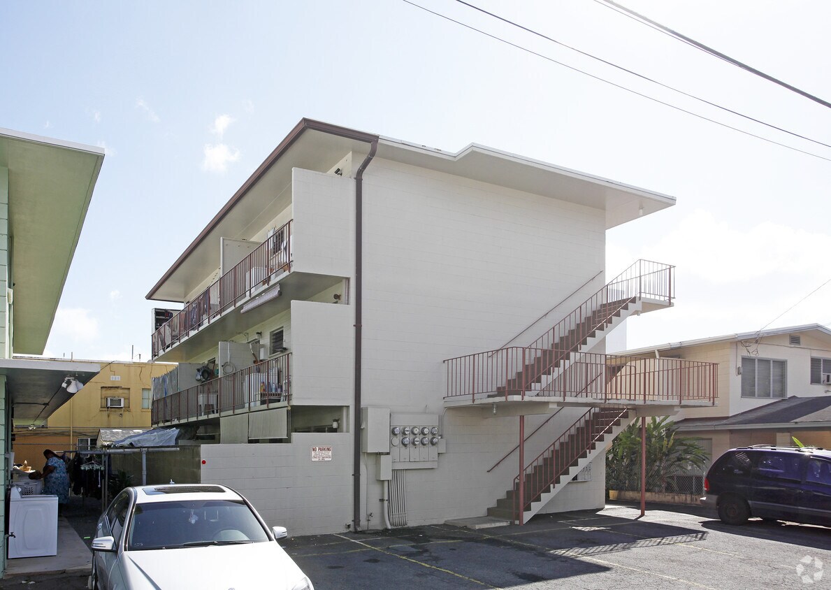 Primary Photo - 1046 Wong Ho Ln