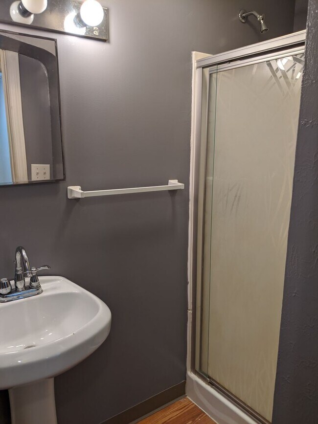 Foto del edificio - Renovated South Oakland 6 bedroom House
