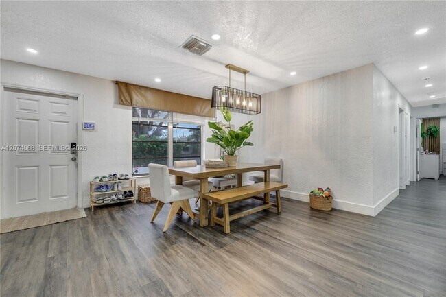 Foto del edificio - 5712 Monroe St