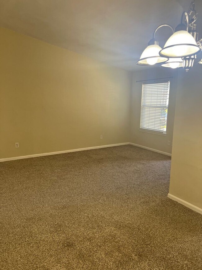 Foto del edificio - 2 BEDROOM RANCH TOWNHOME