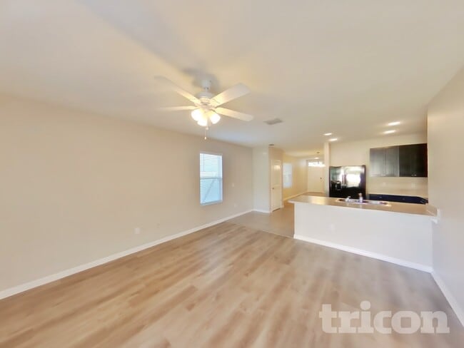 Building Photo - 6632 Seaway Dr