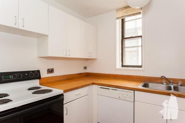 Building Photo - 1 bedroom in Chicago IL 60657