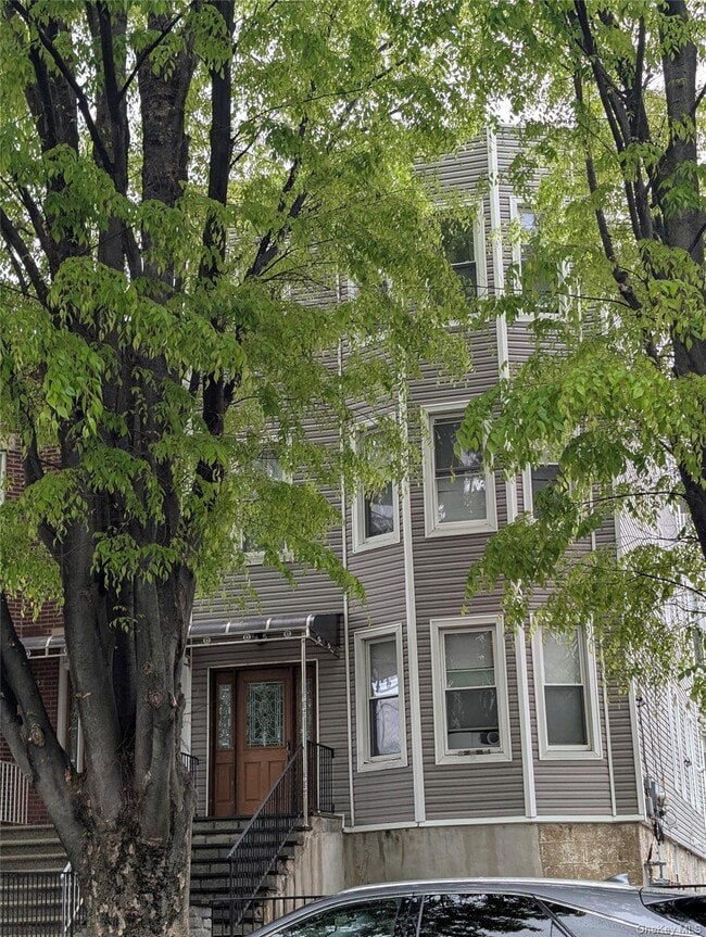 Building Photo - 18 Sherman Ave