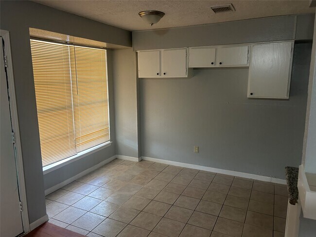 Foto del edificio - 15818 Willbriar Ln