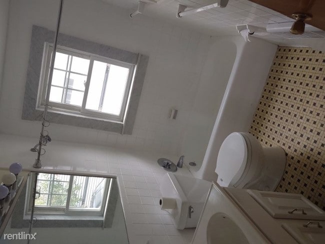 Building Photo - 2 br, 1 bath Apartment - 144 Orchard St