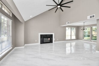 Building Photo - 14326 Little Willow Walk