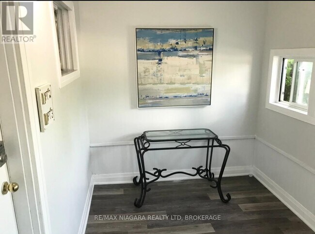 Photo du bâtiment - 4701 River Rd