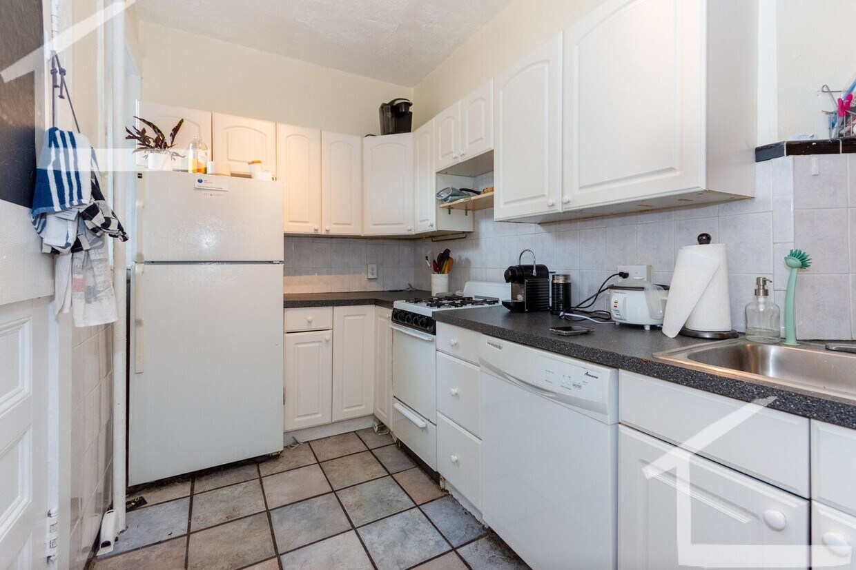 Beautiful Egmont 4 Bed available for Sept. 2026 - Beautiful Egmont 4 Bed available for Sept. 2026