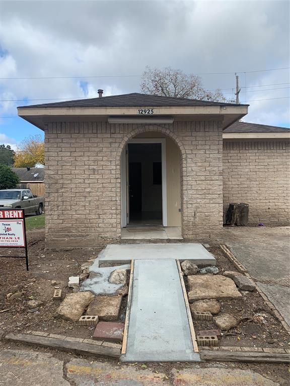 Primary Photo - 12925 Blackpool Ln