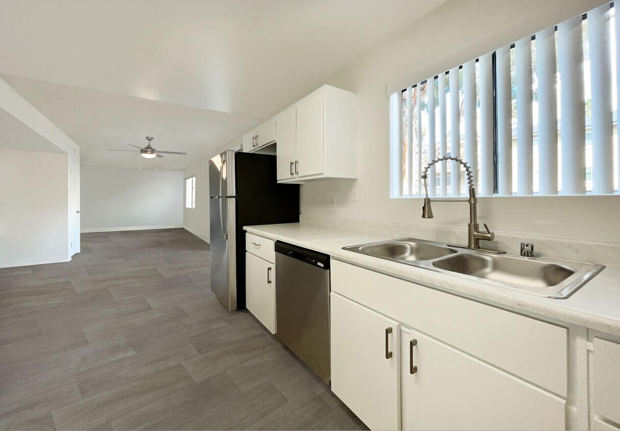 Hacienda Del Norte Apartments 1204 N Escondido Blvd Escondido, CA