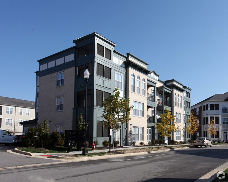 The Legacy Towns and Flats Rentals Carmel, IN