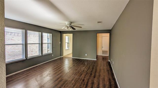 Building Photo - 5940 Ridge Lake Dr