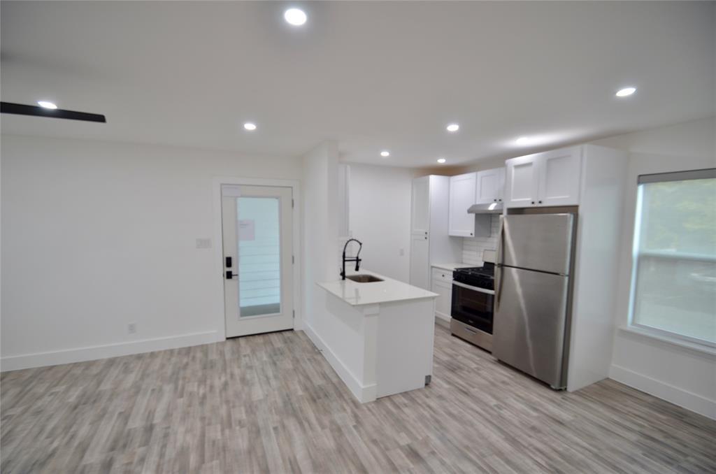 Primary Photo - 1200 E 52nd St