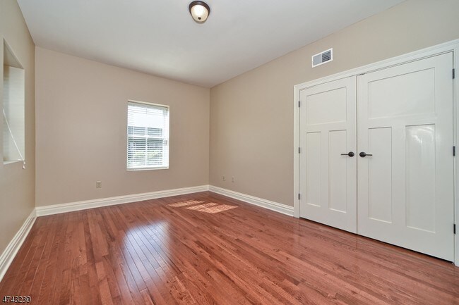 Building Photo - 28 W Main St