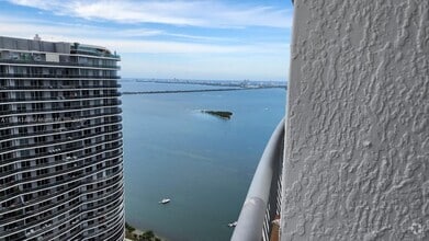 Building Photo - 1750 N Bayshore Dr