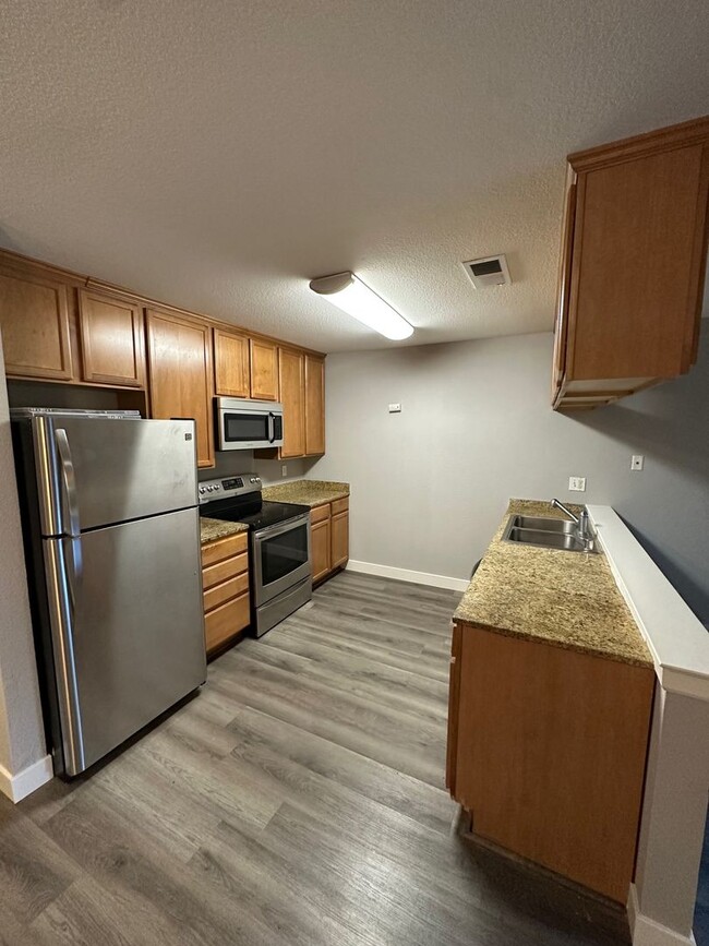 Foto del edificio - Affordable 3-Bed, 2-Bath Condo with Update...