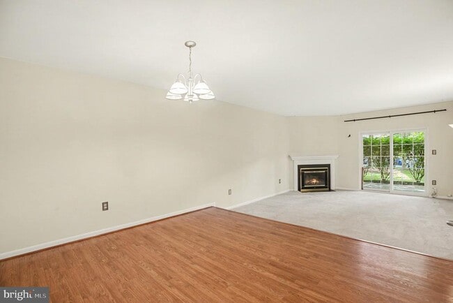 Building Photo - 205 Valley Stream Ln