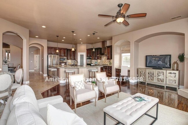 Foto del edificio - LEASED--Beautiful with views