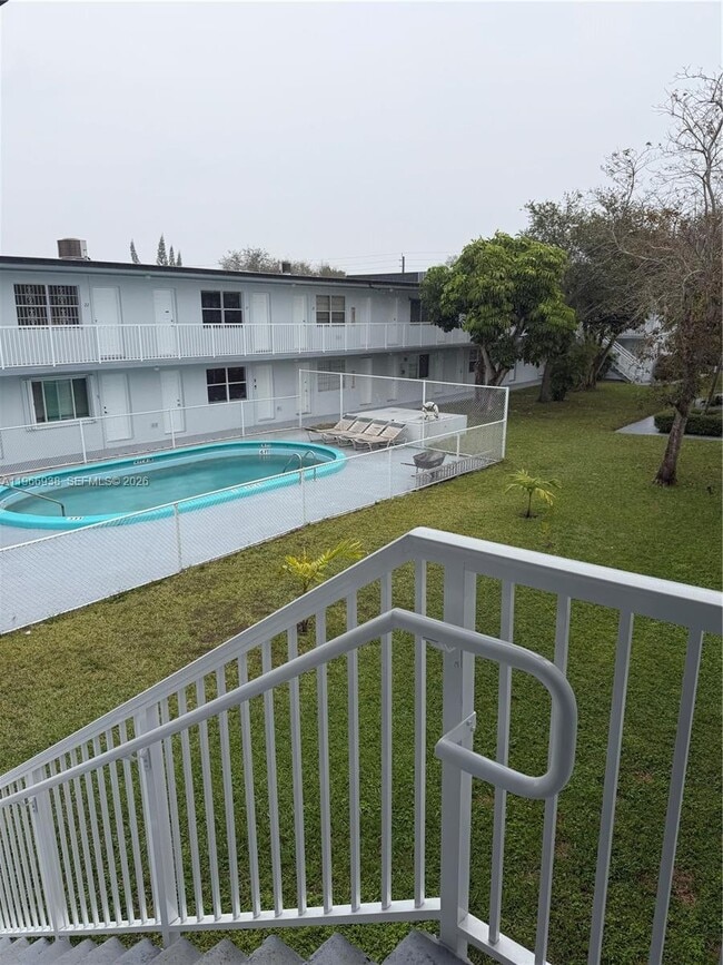 Building Photo - 4550 SW 67th Ave