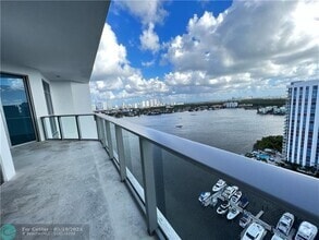 Building Photo - 17301 Biscayne Blvd